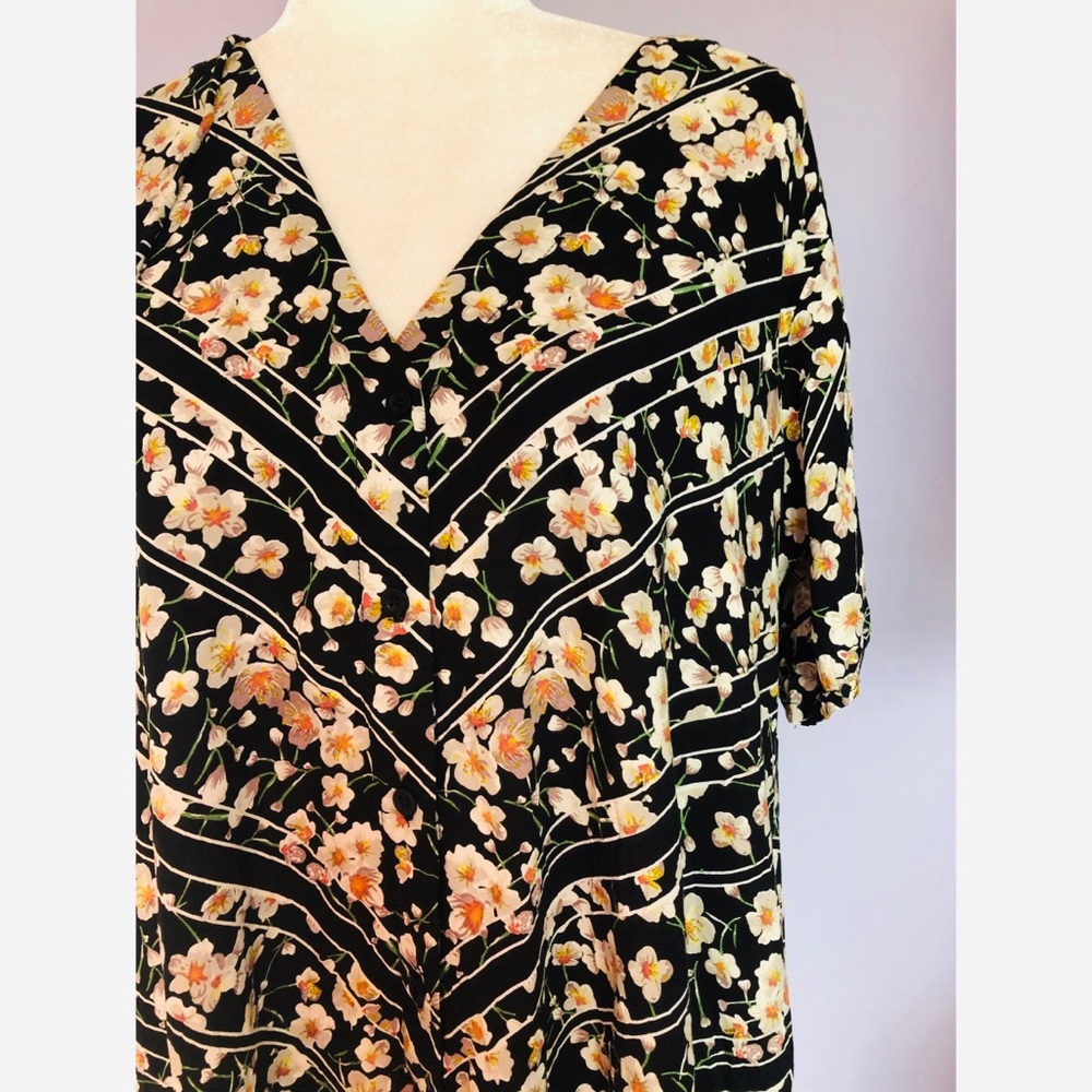 Motel Crosena Floral Button-Down Shift Dress - Picture 4 of 8